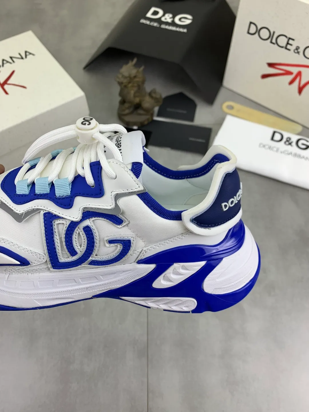 Men's shoes 💰P560💰 [New style] top original quality, synchronized with "DOLCE&GABBANA [Dolce & Gabbana] ~ high quality." effect. Low-cut casual DG men's shoes, loved by many celebrities, using high-end imported first-layer calfskin splicing design + cowhide feet, simple and elegant, perfectly interpreting the latest inspiration for shoes, classic and fashionable integration. Luxurious dreams, driving fashion, suitable for drivers, lightweight and comfortable, light and breathable for outdoor travel, high-end quality Trustworthy, 4️⃣colors🉑️ to choose from! Code number: 38-46